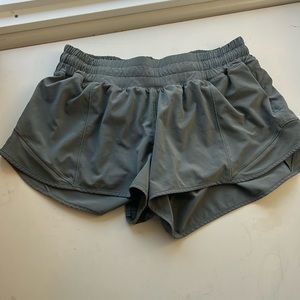 Lululemon size 8 hottie hot shorts in army green!!💚